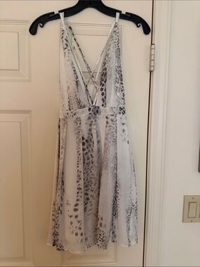 Oh My Love White and Gray Backless Animal-Print V-Neck Dress